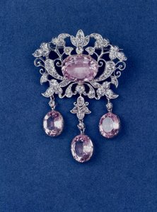 Broche en forma de flor, c.1780 topacio y diamante